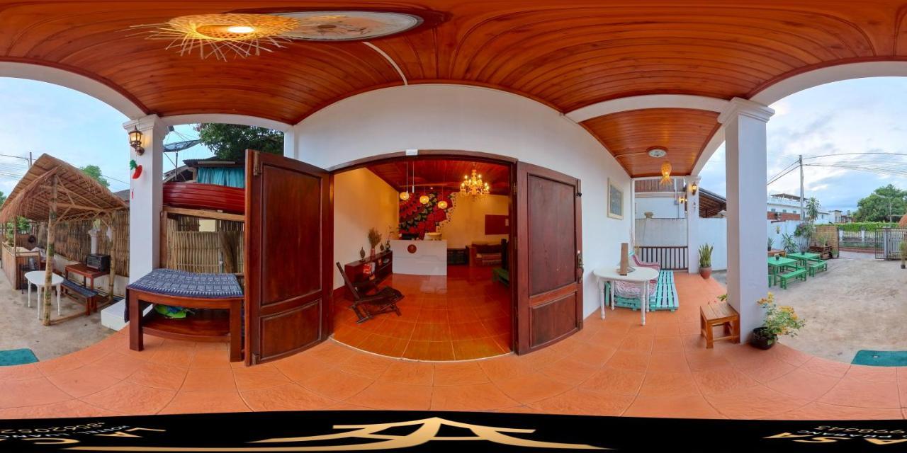 La Casa Hostel Λουάνγκ Πραμπάνγκ Εξωτερικό φωτογραφία