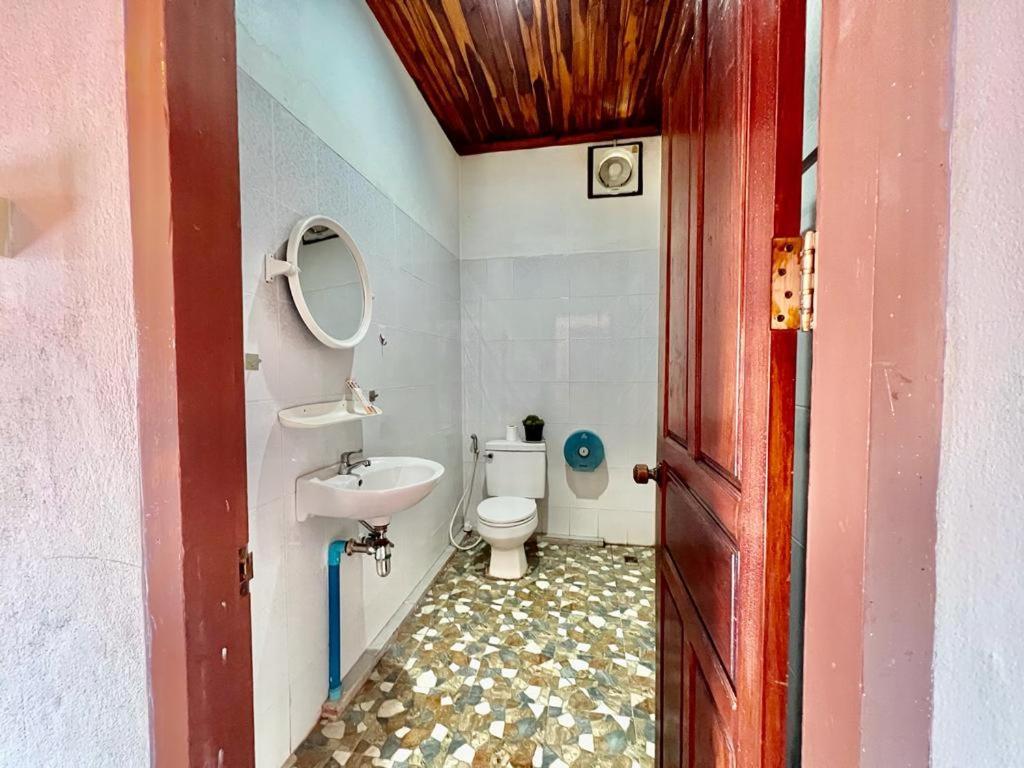 La Casa Hostel Λουάνγκ Πραμπάνγκ Εξωτερικό φωτογραφία