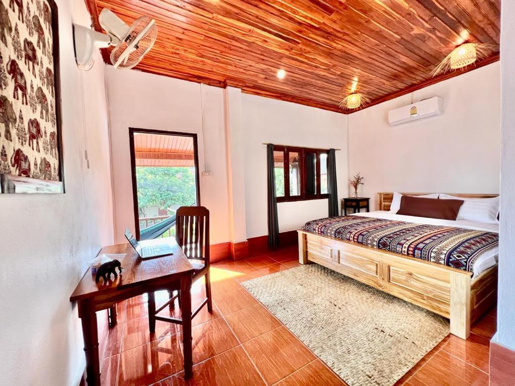 La Casa Hostel Λουάνγκ Πραμπάνγκ Εξωτερικό φωτογραφία